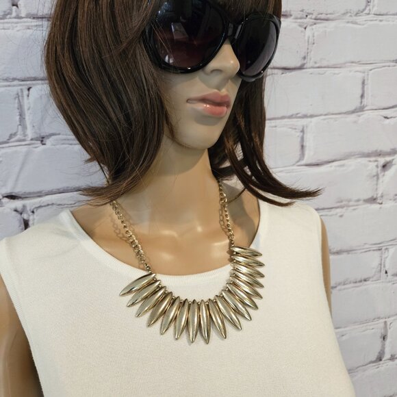 STATEMENT NECKLACE - golden spikes - Picture 4 of 4